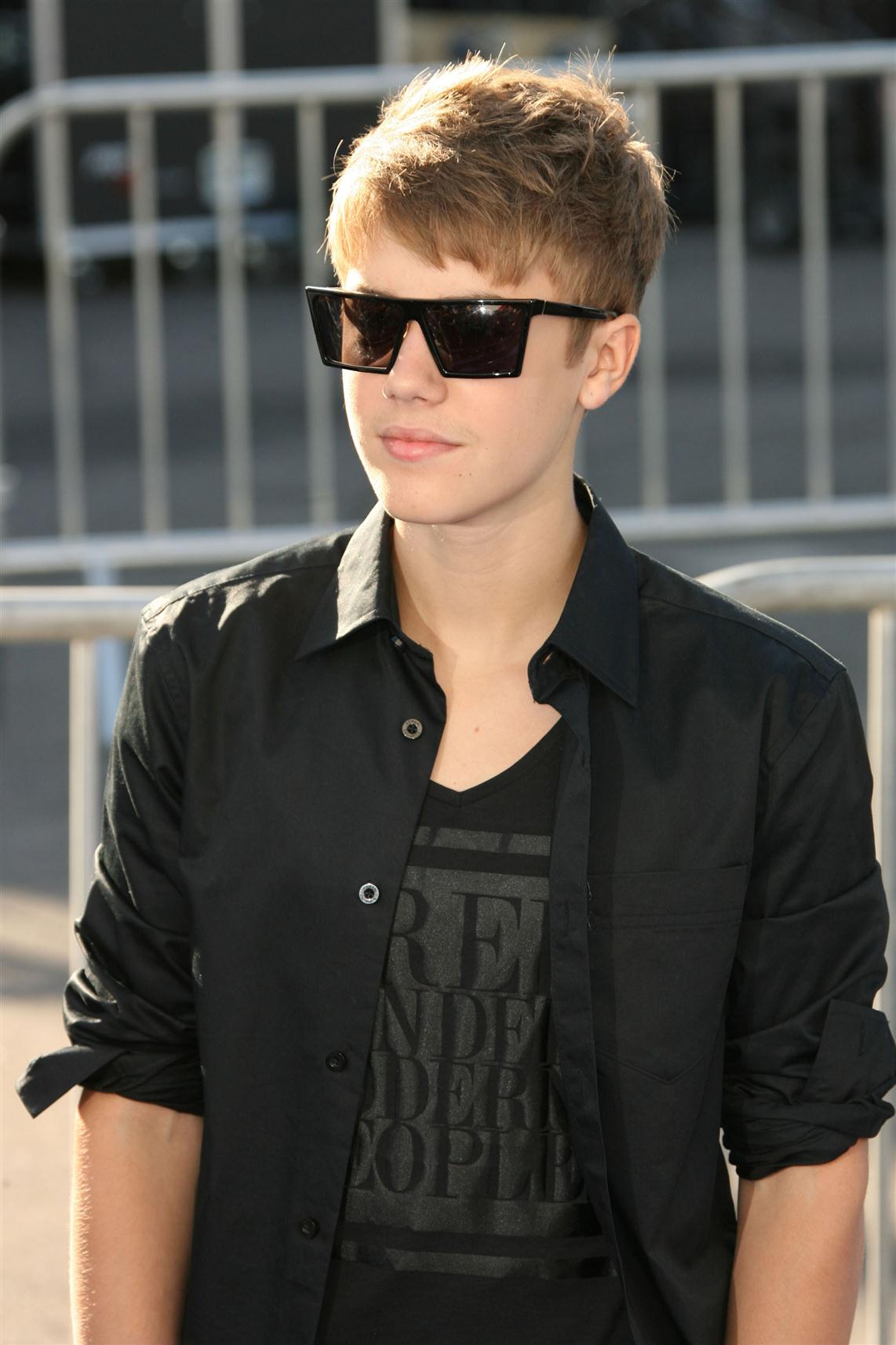 Justin Bieber - Celebs at Do Something Awards 2011 Photos | Picture 59690